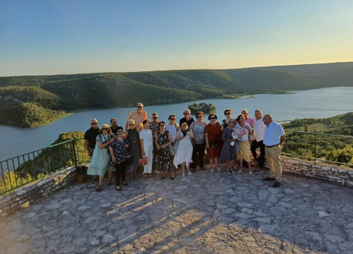 Fotografija 4 - Zlatna matura: Drniški gimnazijalci proslavili 50 godina od završetka škole