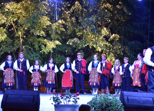 Fotografija 9 - Članovi KUD-a 'Zvona Zagore' iz Mirlovića u Posušju predstavili raskoš svojih plesova, nošnji, napjeva i običaja