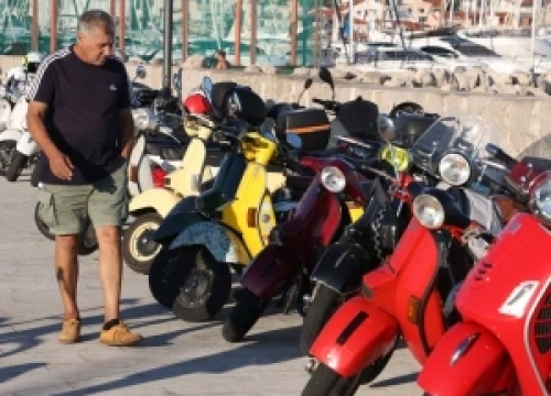 Fotografija 6 - Osnovan vodički Vespa klub:  80 vespaša u defileu kroz Vodice, Srimu i Tribunj
