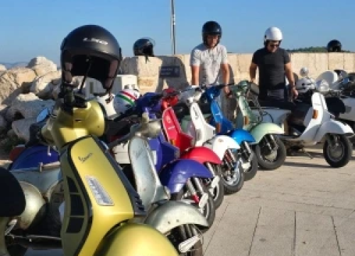 Fotografija 2 - Osnovan vodički Vespa klub:  80 vespaša u defileu kroz Vodice, Srimu i Tribunj