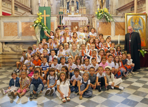 Fotografija 2 - Mališani posjetili šibensku katedralu