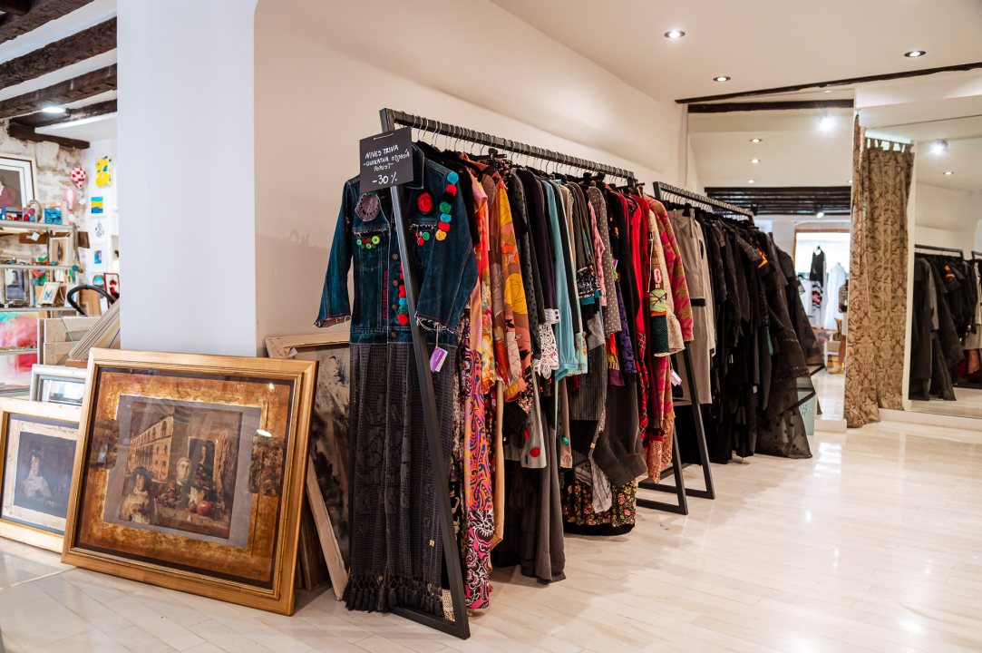 FOTO Iskoristite listopadske popuste na umjetnička djela i unikatnu odjeću u Galeriji Juraj Dalmatinac