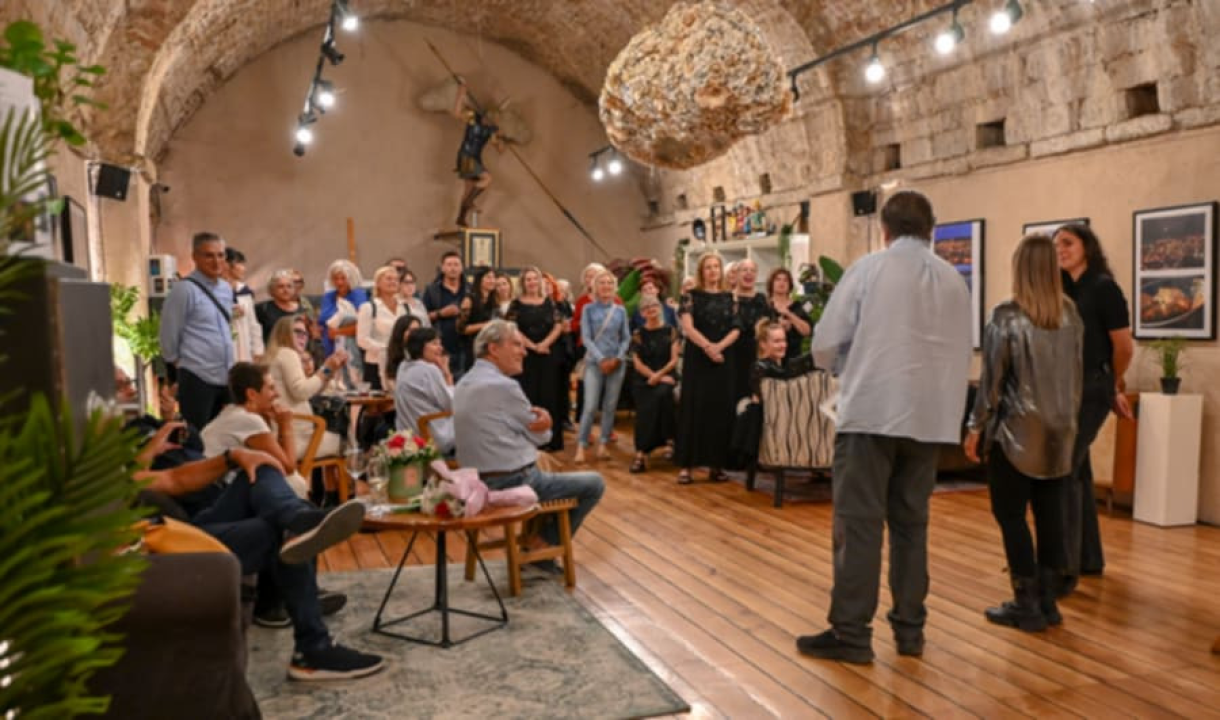 Fotografijama u čast Šibeniku: U galeriji Azimuta otvorena izložba Mirande Trklje