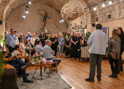 Fotografijama u čast Šibeniku: U galeriji Azimuta otvorena izložba Mirande Trklje