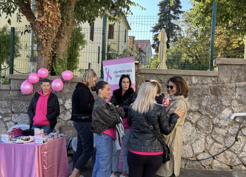 Fotografija 19 - Obilježen Dan ružičaste vrpce u Drnišu