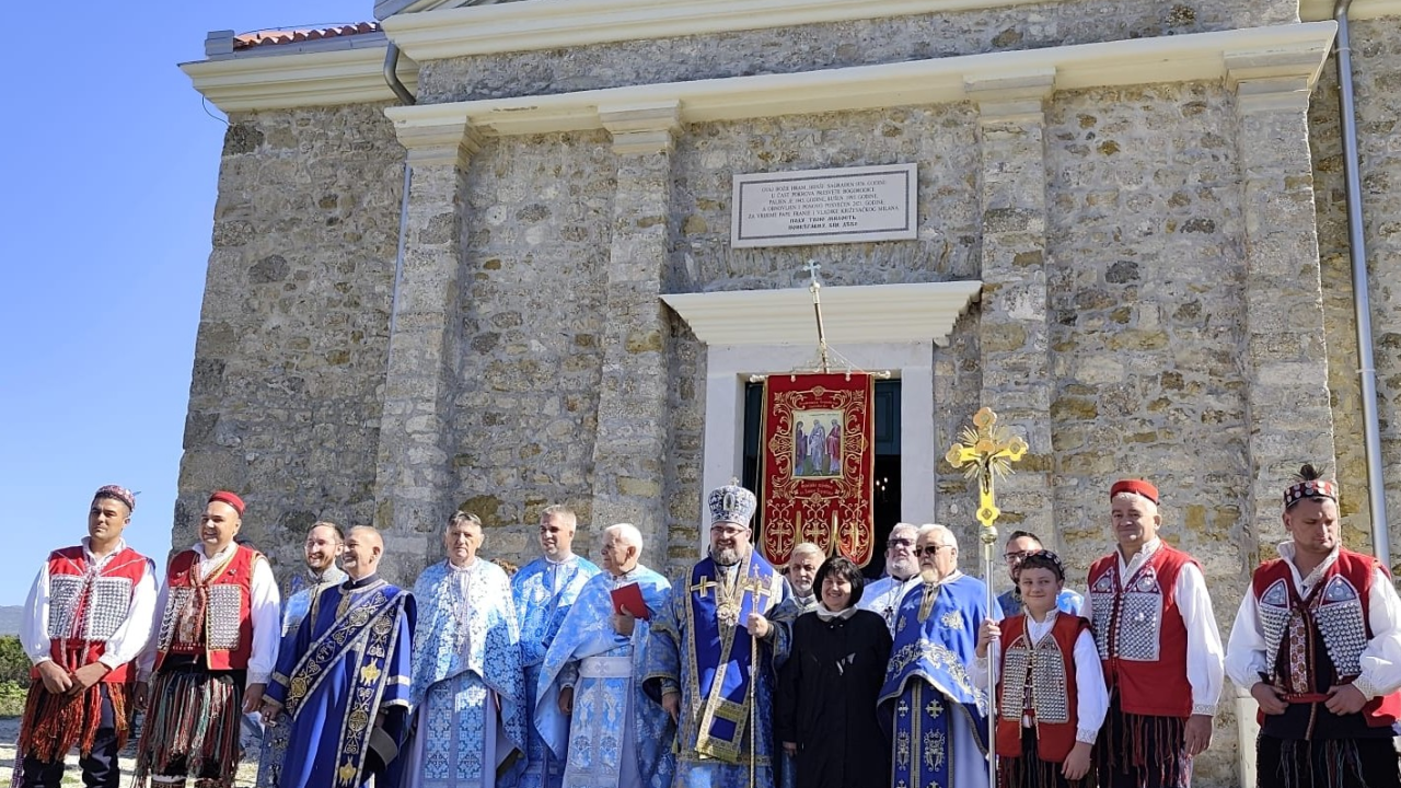 U Kričkama kod Drniša svečano je proslavljen blagdan Pokrova presvete Bogorodice