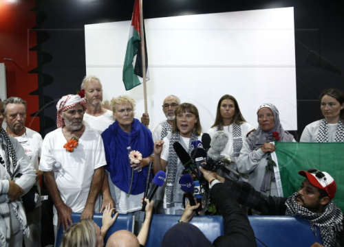 Nakon deportacije iz Izraela, Thunberg u Ateni dočekana uz ovacije