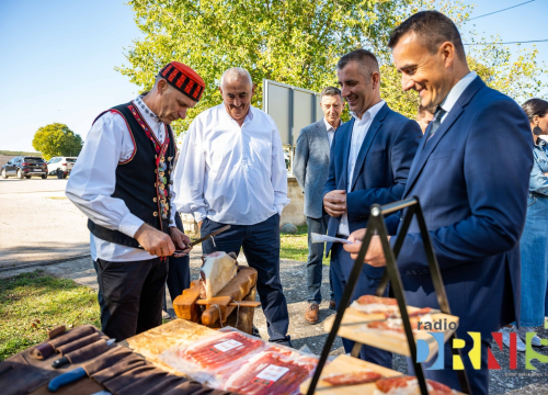 Fotografija 20 - Čuvarice tradicije i stup zajednice: U Pakovom Selu obilježen Svjetski dan seoskih žena