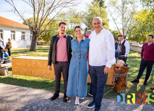 Fotografija 13 - Čuvarice tradicije i stup zajednice: U Pakovom Selu obilježen Svjetski dan seoskih žena
