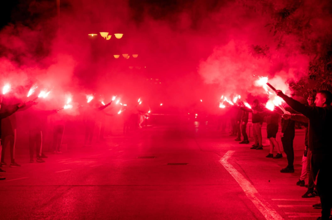 Robert stigao kući nakon uspješnog liječenja: Vodičani ga dočekali bakljadom i gromoglasnim pljeskom