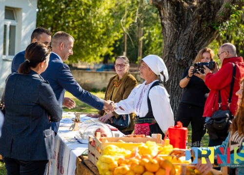 Fotografija 32 - Čuvarice tradicije i stup zajednice: U Pakovom Selu obilježen Svjetski dan seoskih žena