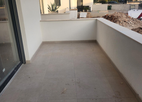 Fotografija 12 - Prodaje se moderan stan s vrtom u Vodicama – novogradnja u mirnoj ulici blizu centra!