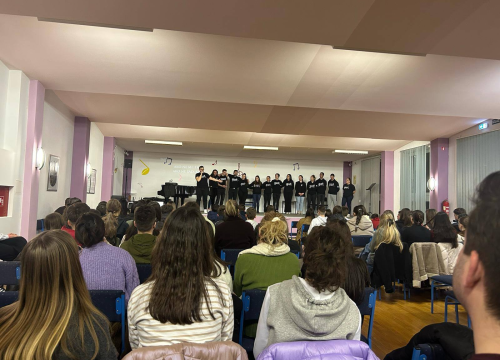 Fotografija 7 - U Drniškoj Gospi od Ružarija održana duhovna obnova za mlade i roditelje